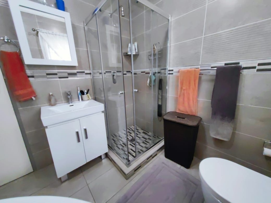 4 Bedroom Property for Sale in Grimbeeck Park North West